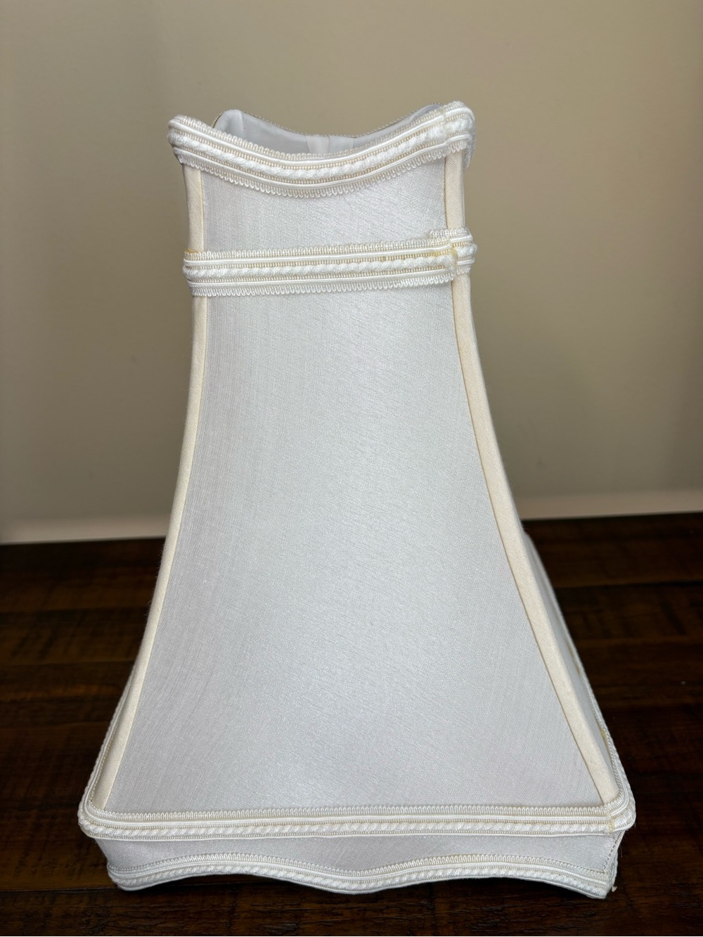White Royal Designs Fancy Square Bell Lamp Shade - Picture 3 of 12